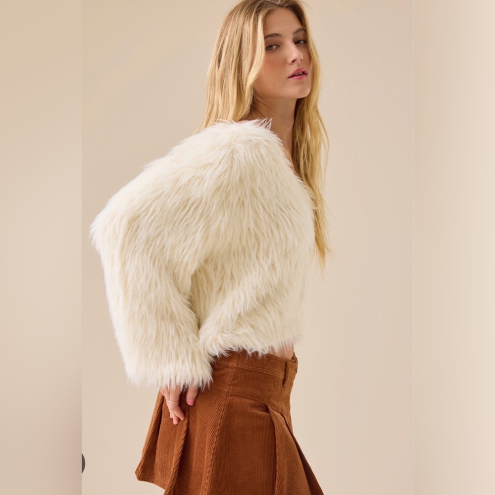 Altar'd State Cream Fuzzy Cardigan - Picture 4 of 10